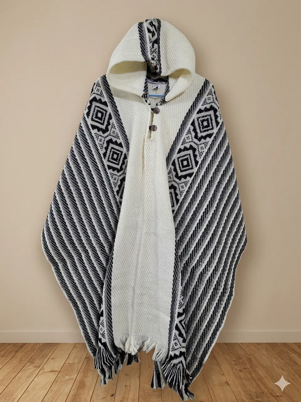 PONCHO DE LANA COQUEADO BLANCO 1