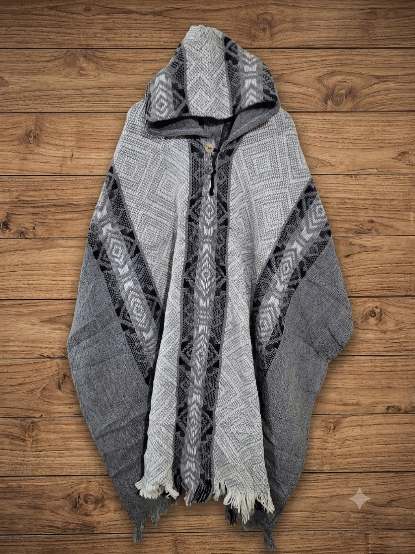 PONCHO DE LANA COQUEADO GRIS 1