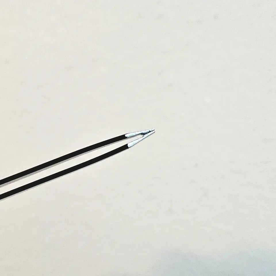 Pinza Negra 4
