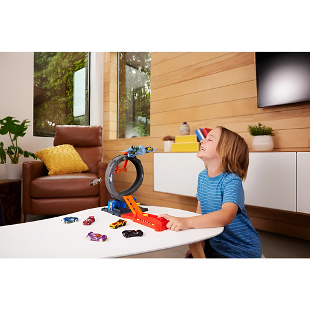 HOT WHEELS CITY PISTA ATAQUE DE MURCIÉLAGO 11