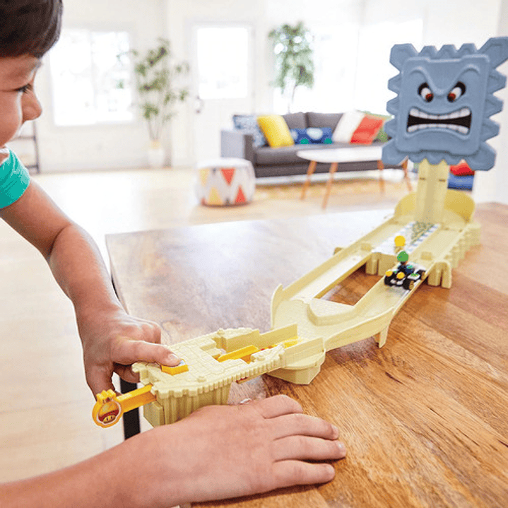 HOT WHEELS MARIO KART PISTA THWOMP RUINS LUIGI 9