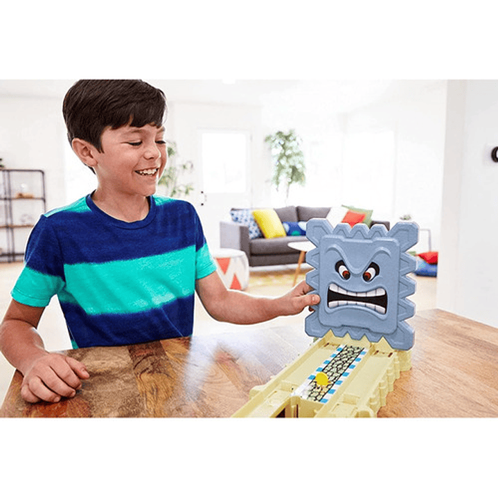 HOT WHEELS MARIO KART PISTA THWOMP RUINS LUIGI 10