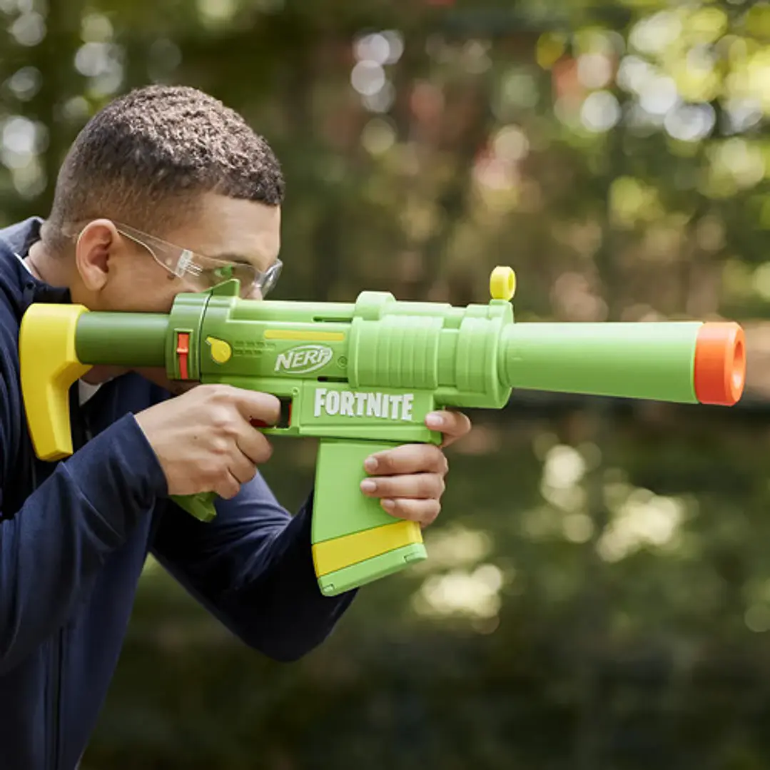 NERF FORNITE SMG ZESTY LANZADOR DE DARDOS HASBRO 3