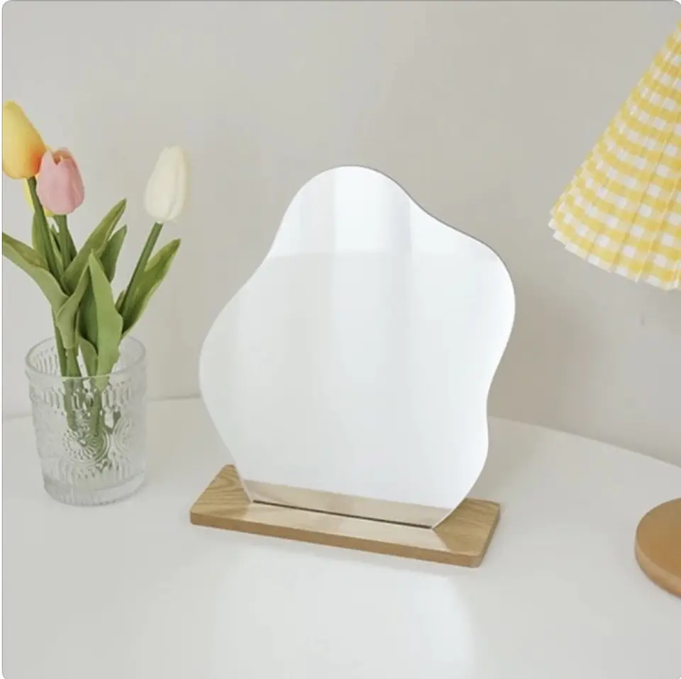 Espejo Decorativo de Mesa con Formas Irregulares – Moderno y Versátil 1