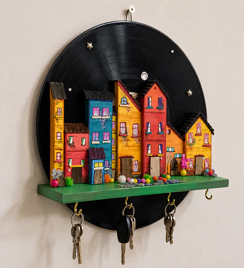 Disco de Vinilo Decorativo con Casas Pintadas a Mano — Llavero Mural Artesanal Único