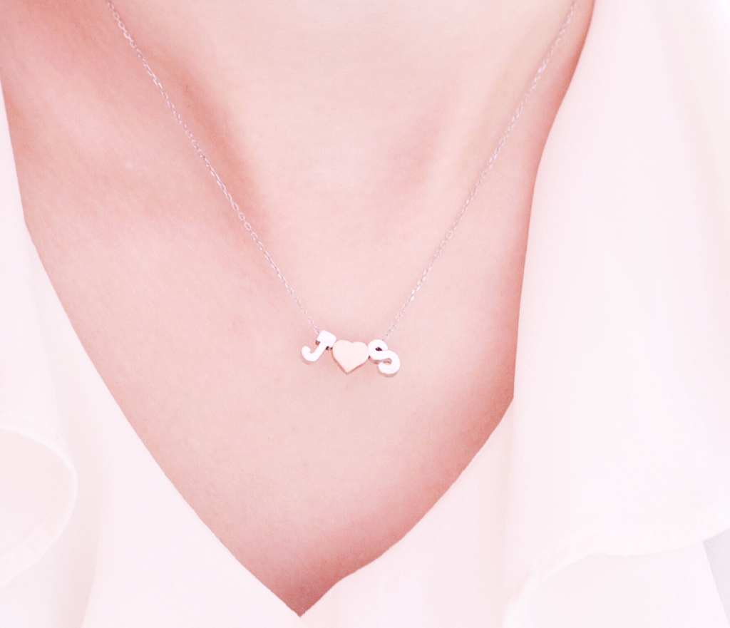 Colar letras + coração  3