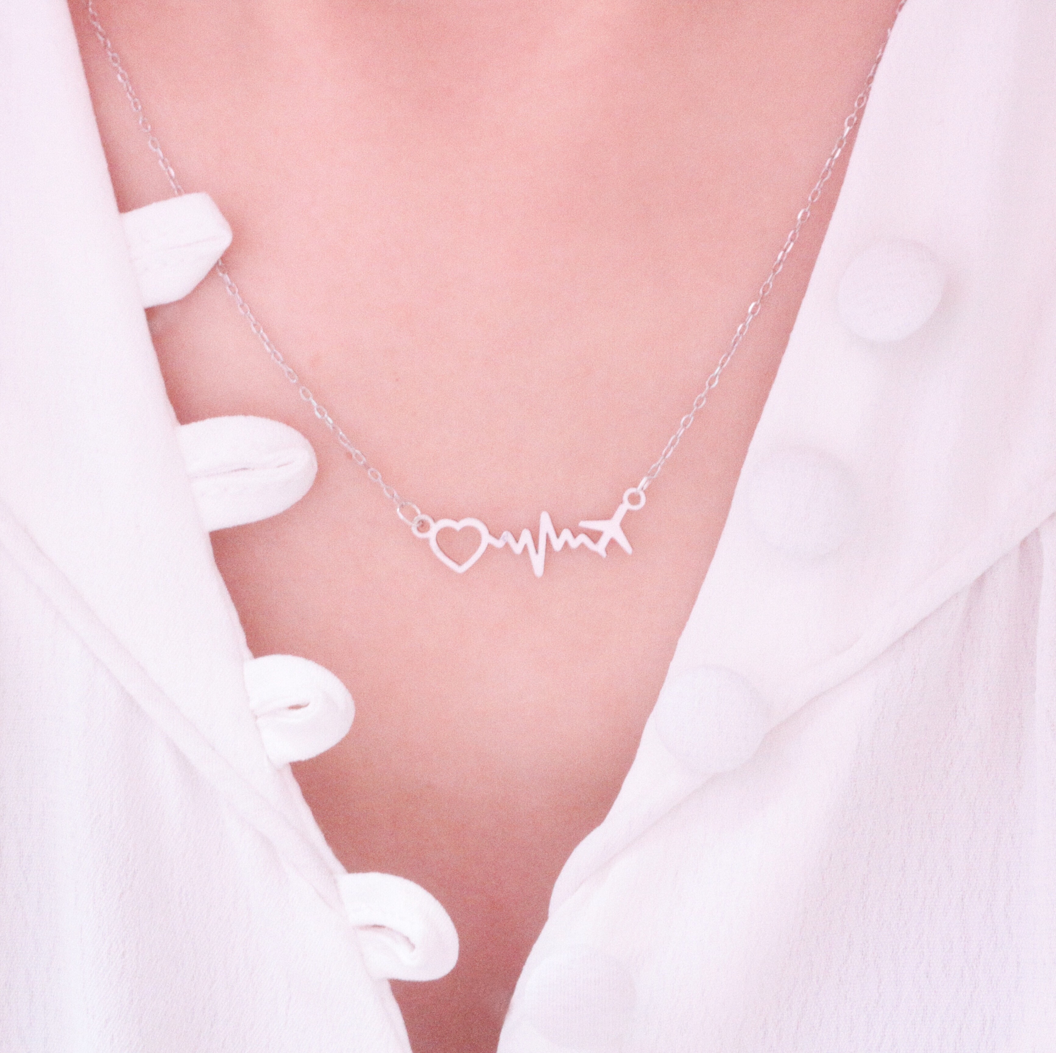 Colar "Travel is my cardio"