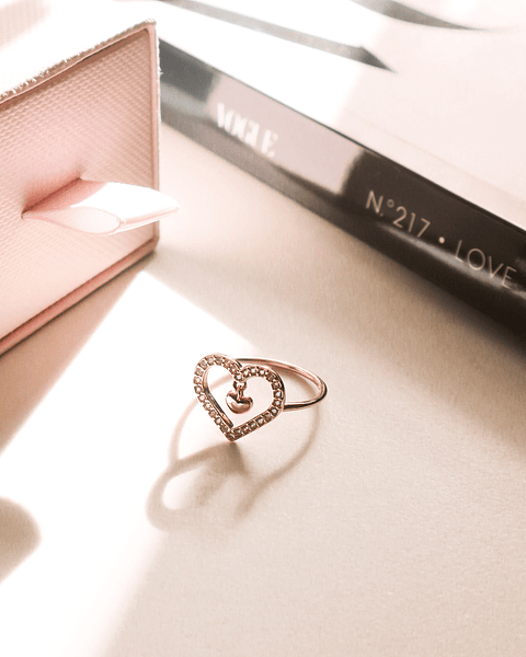 Anel coração fora do peito 