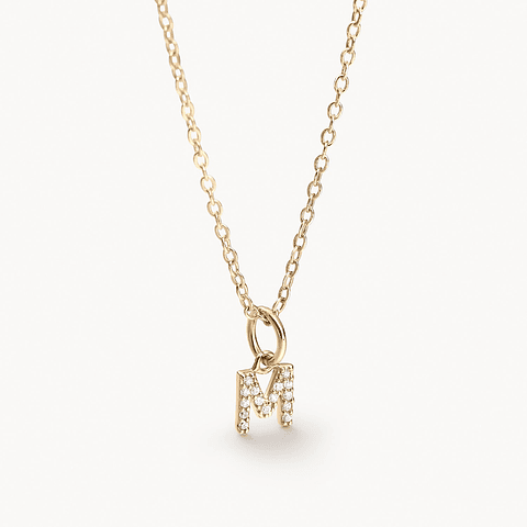 Colar letra com zirconias 