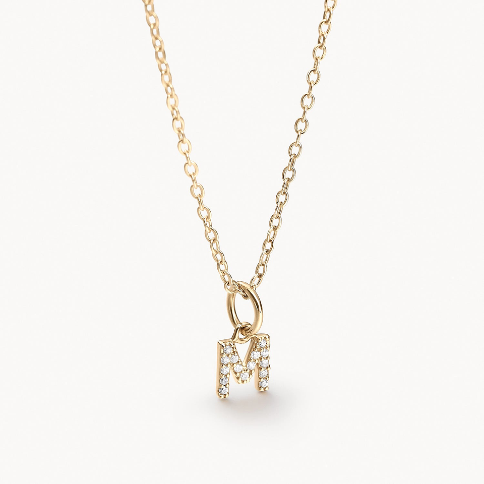 Colar letra com zirconias  1