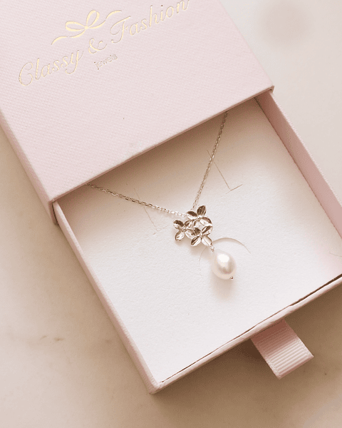 Colar flor de cerejeira 