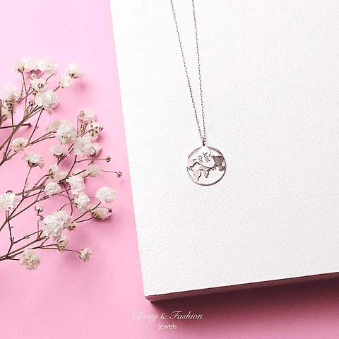 Colar com globo mais coração 