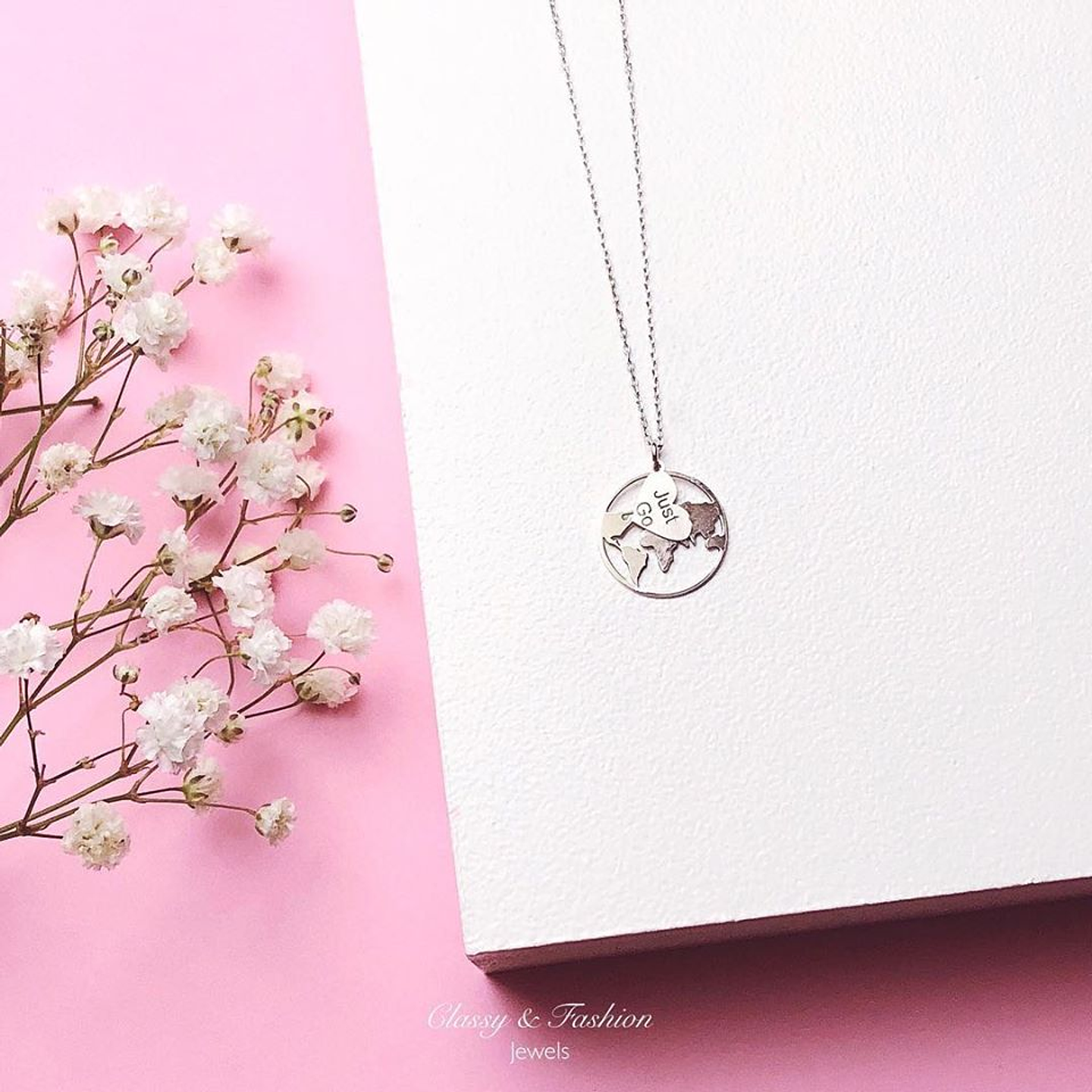 Colar com globo mais coração  2