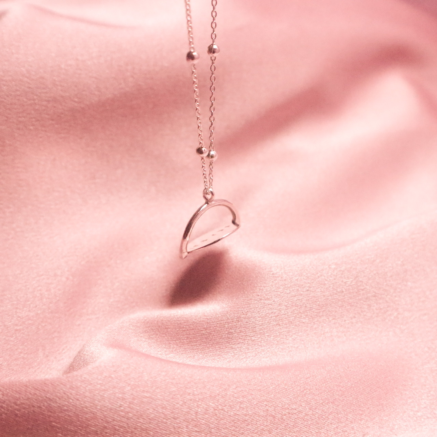 Colar com medalha giratória  4