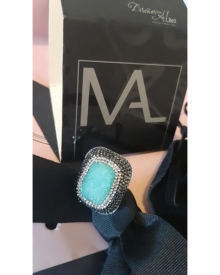 G R E E N - M Y S T I Q U E 