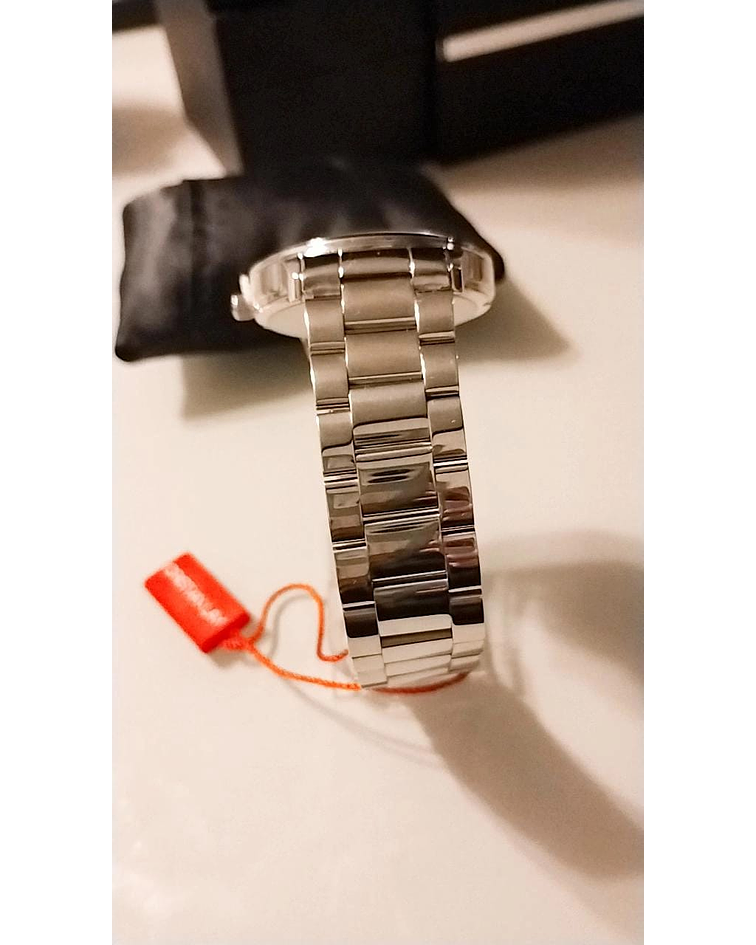 Reloj Oscuro Clásico