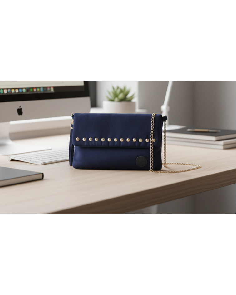 CARTERA DE MANO CON CADENA