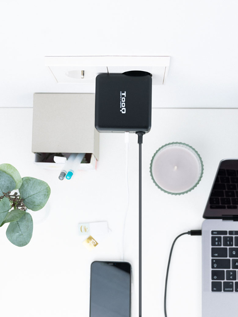 Tooq Cargador portátil conector USB-C 65W 2