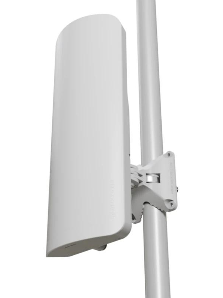 MikroTik mANTBox ax 15s WiFi6 1xGbE 1x2.5G SFP Out 1