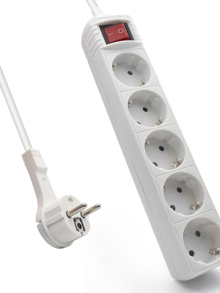 EWENT EW3955  Regleta 5 Tomas / 1 interruptor 1.5m 1