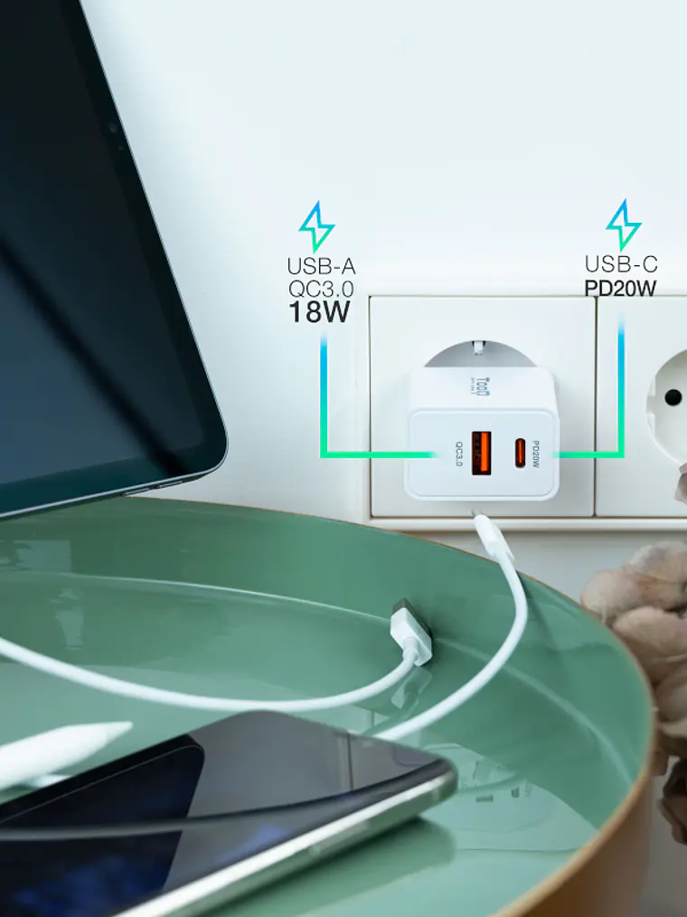 Tooq Cargador de pared doble USB-C PD+ USB A 3
