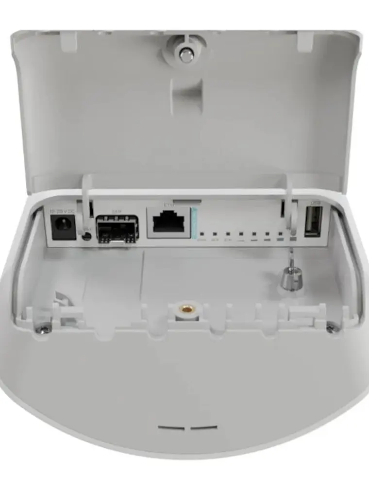 MikroTik mANTBox ax 15s WiFi6 1xGbE 1x2.5G SFP Out 3