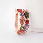 Aretes clásicos color oro rosa con circonias multicolores 3