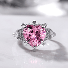Anillo estilo garras con circín rosa de imitación en corte corazón con circonias blancas 4