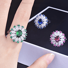 Anillo estilo rosa del tesoro con esmeralda de imitación oval y circonias verdes y blancas redondas en cobre blanco 2