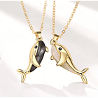 Collar de enamorados con ballena para parejas estilo San Valentín en aleación chapada (una dorada y otra plateada) 1