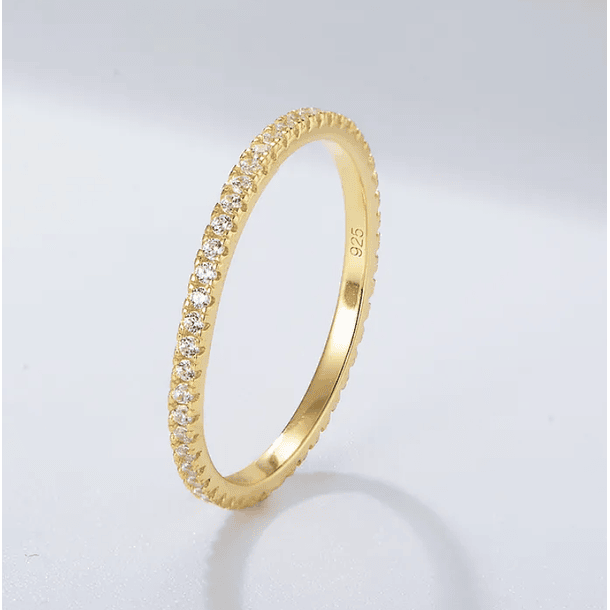 Anillo estilo churumbela en plata ley 925 bañado en oro amarillo de 14k con circonias blancas redondas