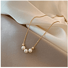 Collar con perlas sintéticas y cuentas lisas en aleación 4