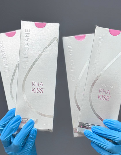 https://www.estetikamedica.cl/teosyal-rha-kiss-acido-hialuronico-suizo-para-labios-naturales