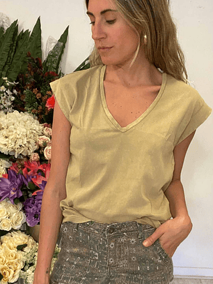 Polera Manga Corta Color Caqui Talla S Con Etiqueta Froens