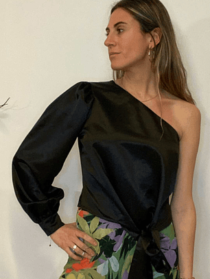 Polera Negra Satinada Una Manga 