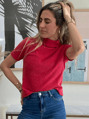 Polera Cuello Alto Roja Talla S Forget