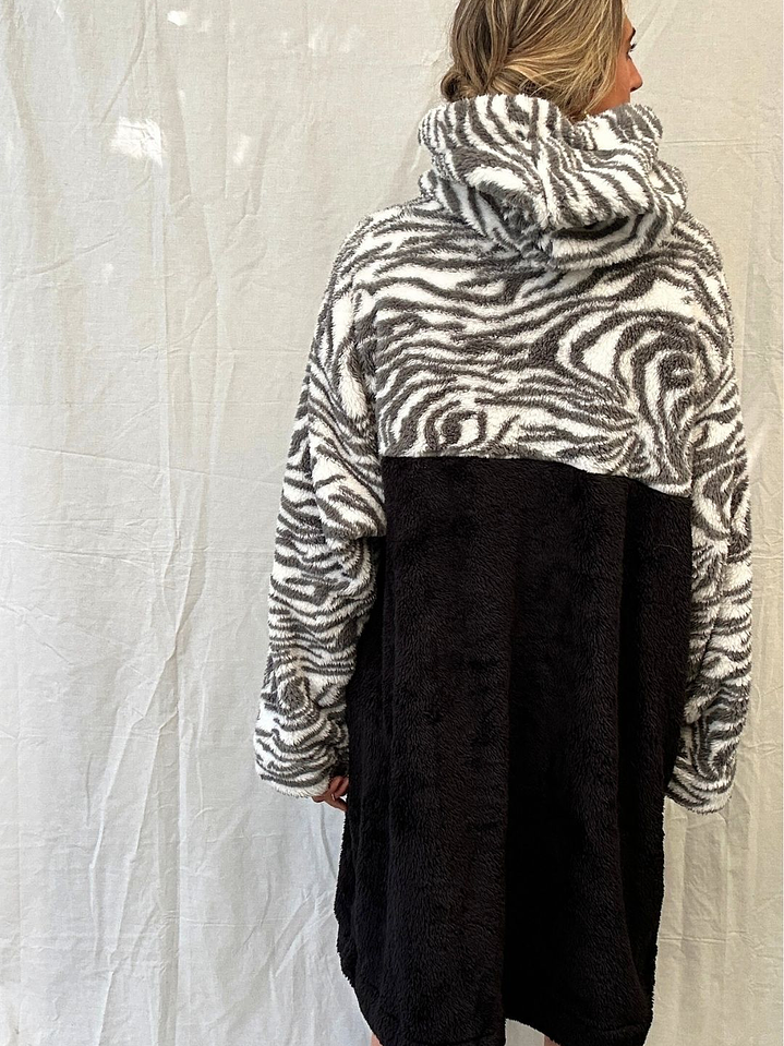 Poncho Peludo Toalla Kangu 2