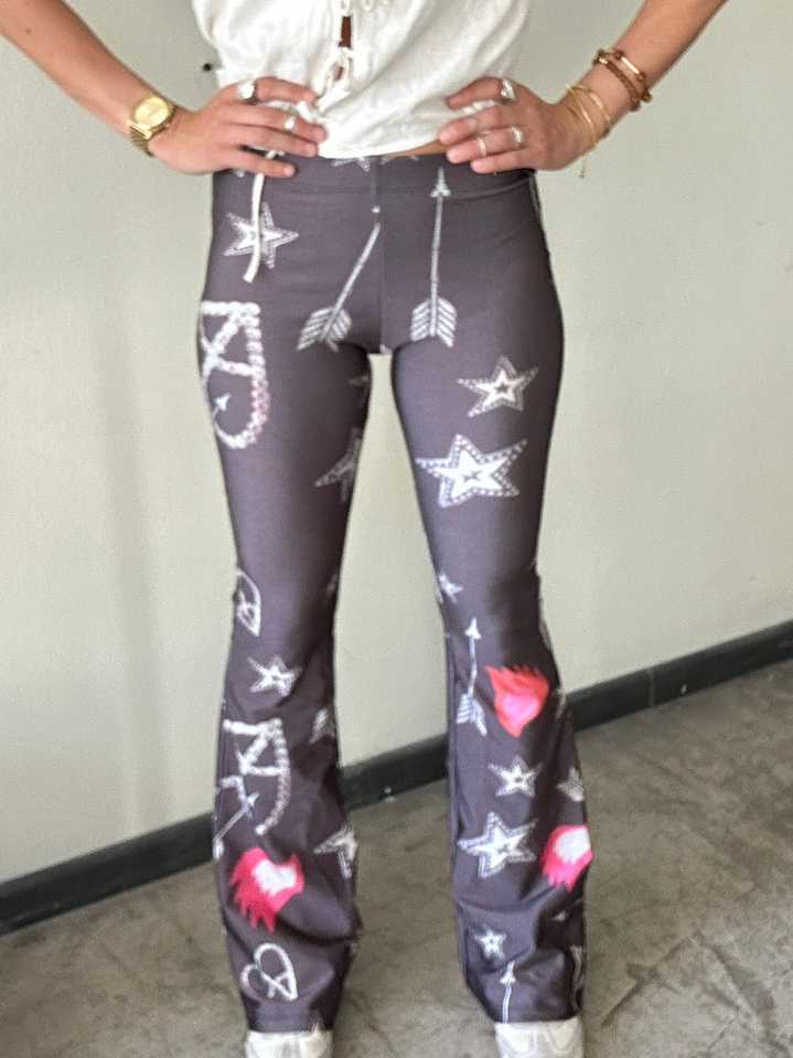 Pantalones Tipo Leggins Flare Moradas  con Diseños Talla M Long Legs 4