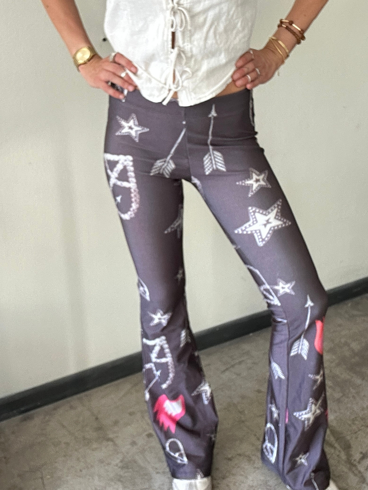 Pantalones Tipo Leggins Flare Moradas  con Diseños Talla M Long Legs 1