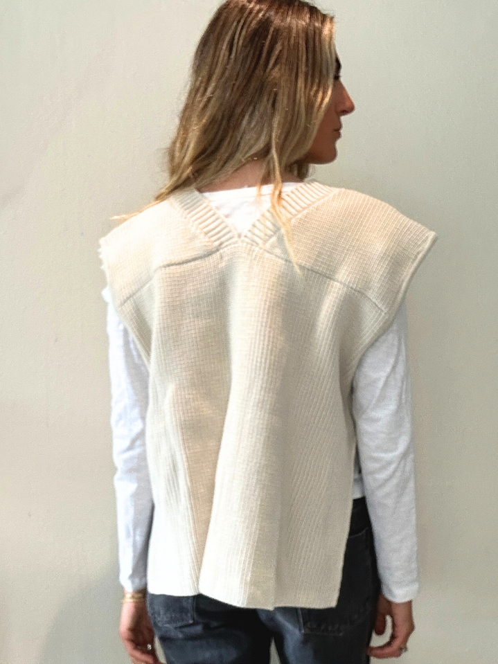 Chaleco Beige Sin Mangas JAGS 2