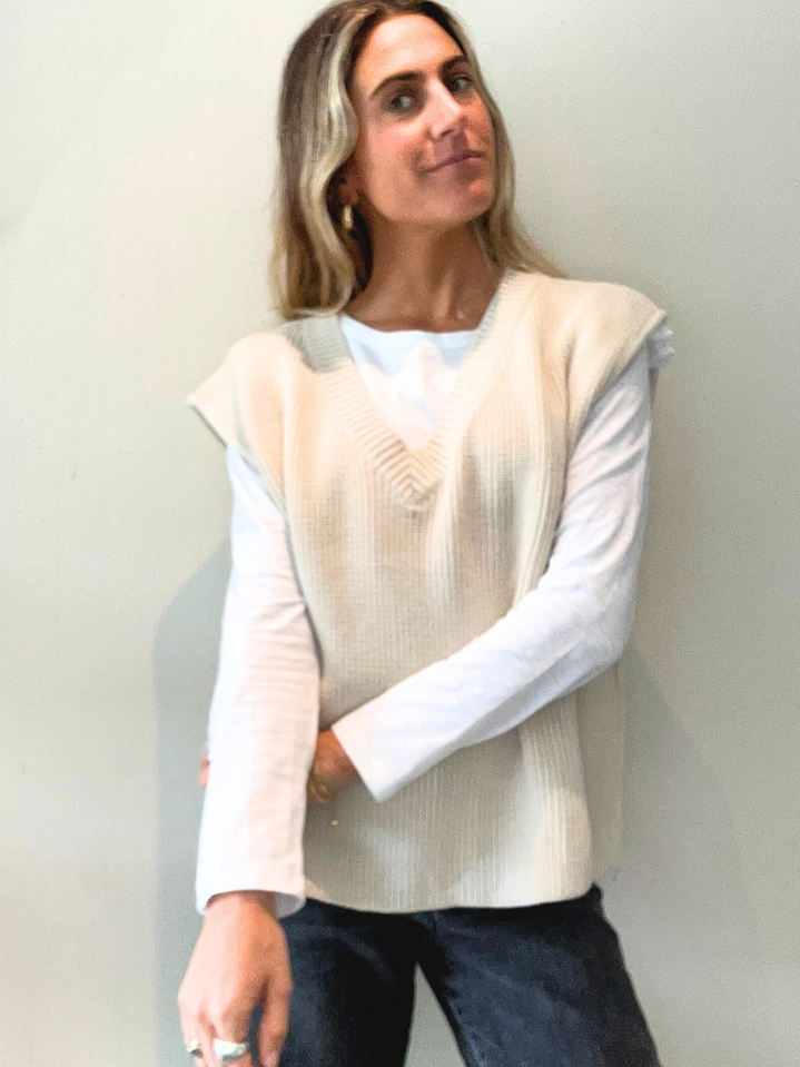 Chaleco Beige Sin Mangas JAGS 1