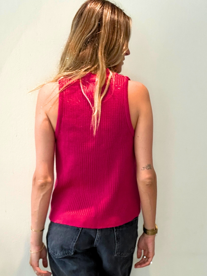 Polera o Chaleco Sin Mangas Fucsia Botones Loise 2