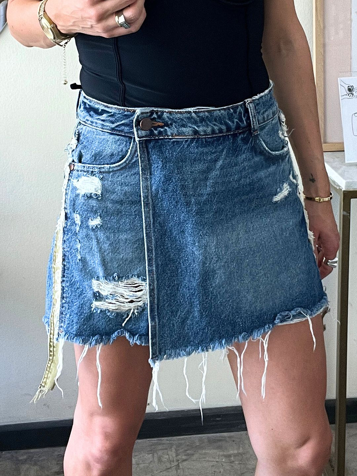 Short Mini De Jeans Franjas Varde en las Laterales Talla 36 Zara  1