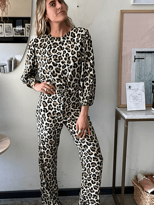 Conjunto Cheeta Blusa talla M Y Pantalón talla S Zara