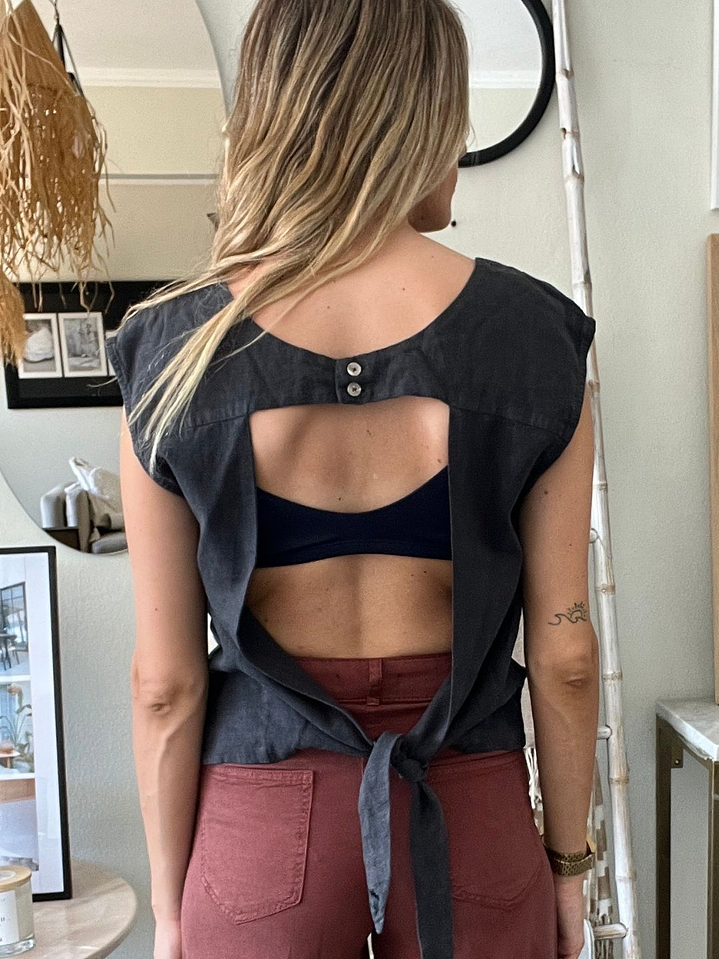 Polera Gris Petróleo Espalda Semi Abierta 55% Lino Froens  2