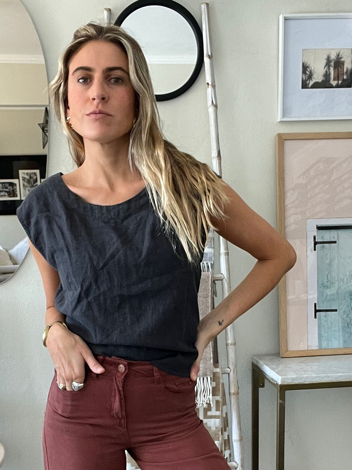 Polera Gris Petróleo Espalda Semi Abierta 55% Lino Froens  3