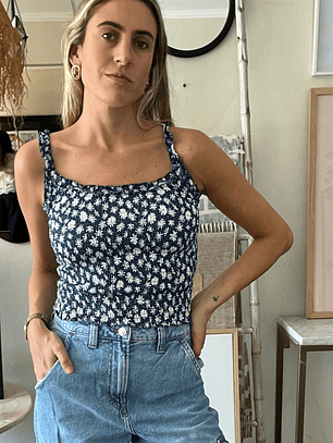 Polera Morada Flores Blancas Elasticada Talla L Wados