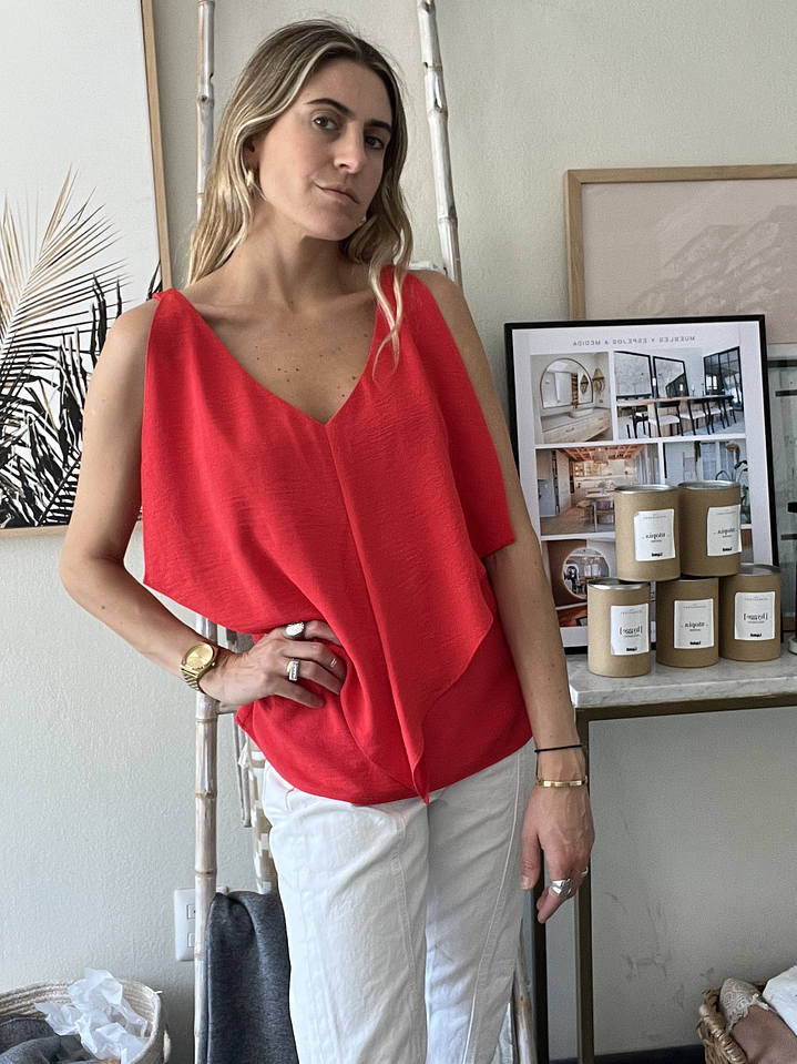 Polera Roja Cuello en V Vuelo Talla L ASH 3