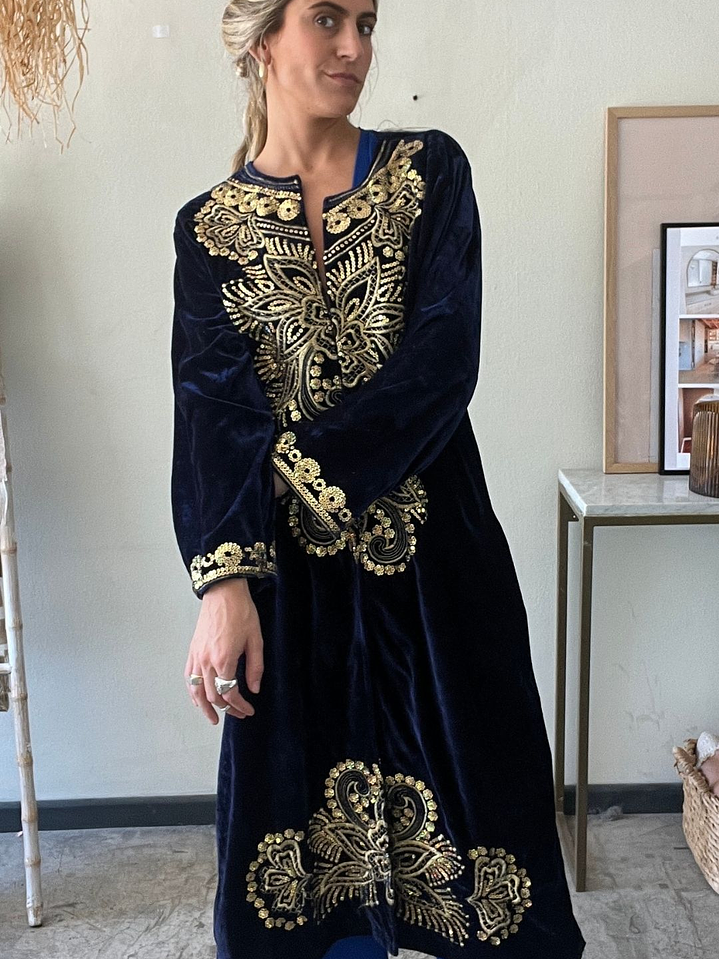 Kimono Azul Elegante Diseños Bordados en Dorado  3