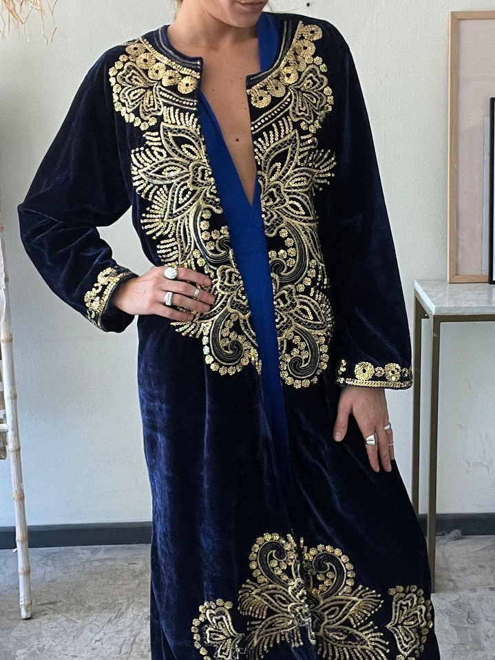 Kimono Azul Elegante Diseños Bordados en Dorado  4